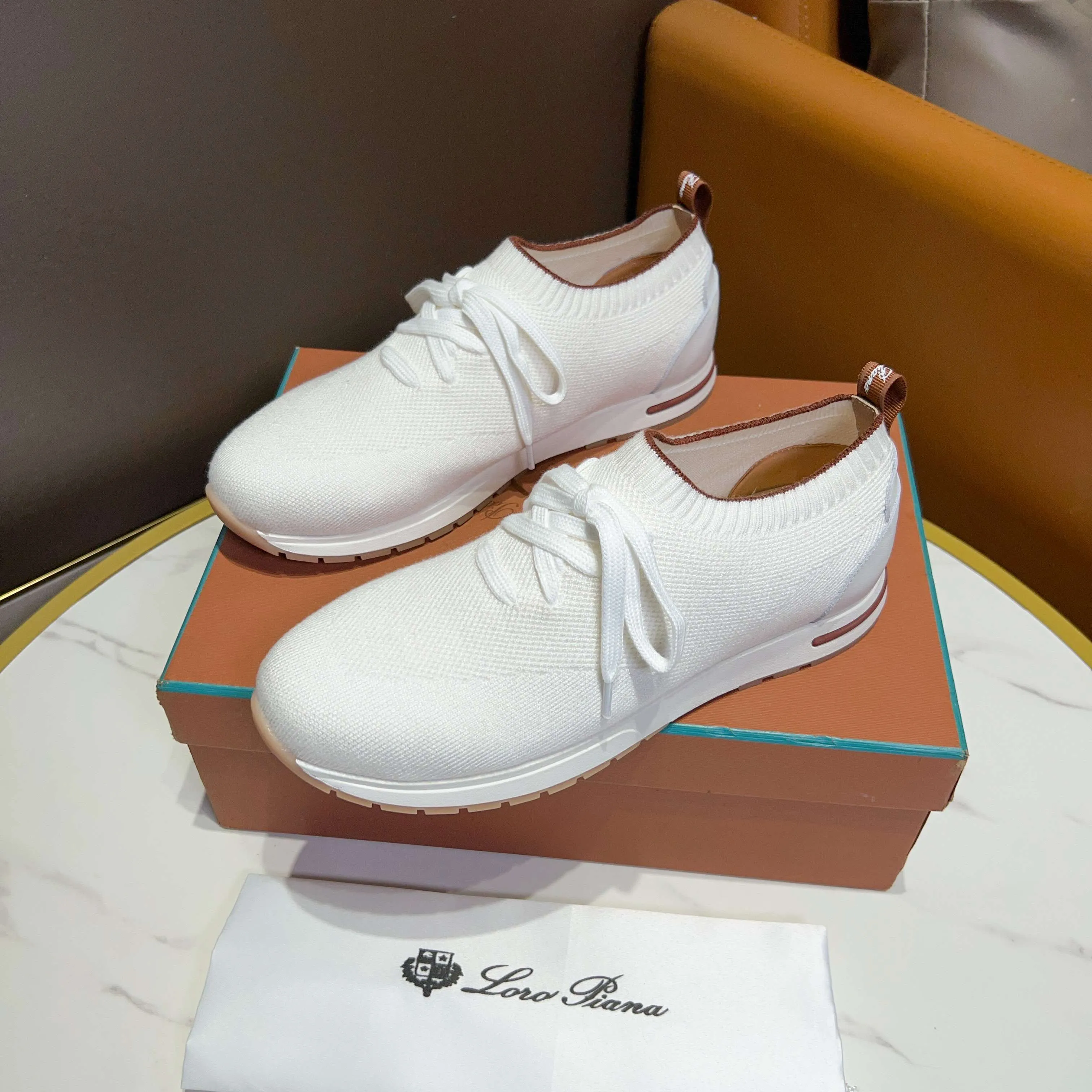 Factory price 400💰 (Loro men's shoes💰iana) New moccasin shoes official website original 1:1 mold opening, original quality💯Fine workmanship, high-end luxury☘The upper is made of original waterproof treated breathable fly-woven suede🌴Luxury🐂Leather lining🍓Rubber wear-resistant and non-slip outsole, size 38-44 (size 45 can be customized)
